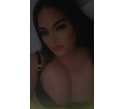 Transsexual Escorts Perivale Station Ealing - Photos for 7inch Curvy Irish trans in Perivale Ealing