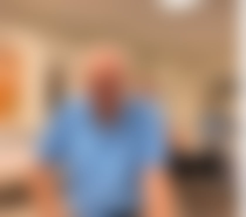 Mature London guy seeks a female over 30 for NSA adult fun