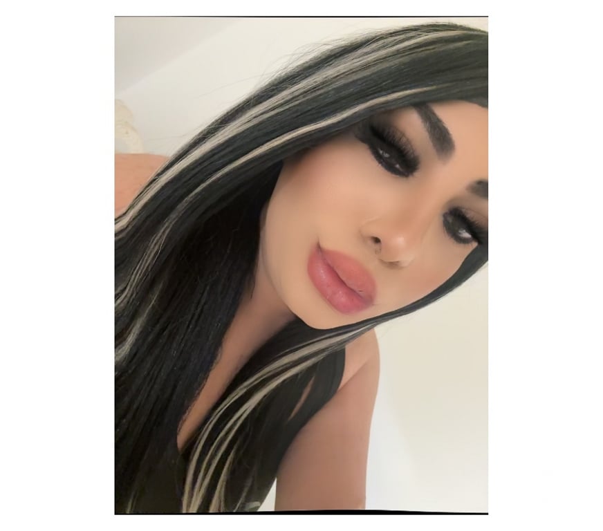 Escorts Bedfordshire Luton - Photos for New TRANSEXUAL curvy party big boobs🍑❤️