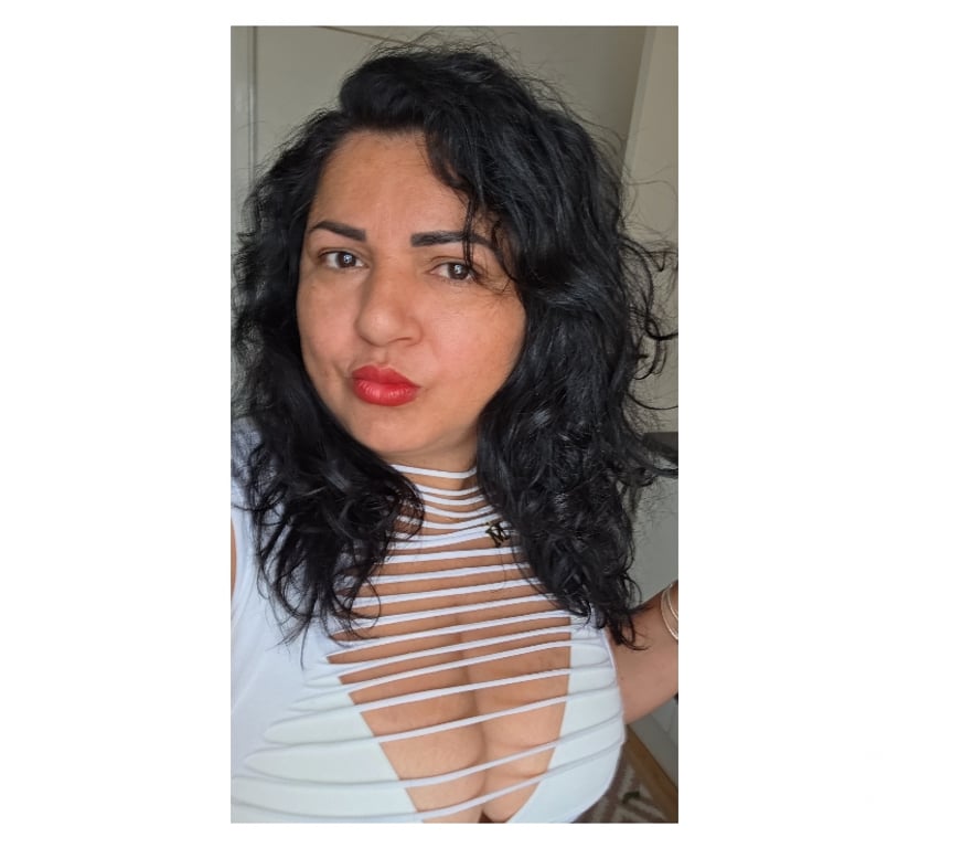 Escorts South East London Bromley - Photos for Julie GFE Brazilian girl π§ π