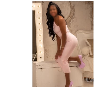  Escorts & Erotic Massage Darlington Town Centre Darlington - Photos for VIVIEN NOUGHTY 🇧🇷LET ME TAKE CARE OF YOU💋