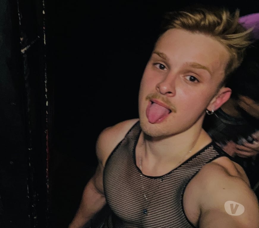  Gay massage West Midlands Birmingham - Photos for Hugo - twink loiro