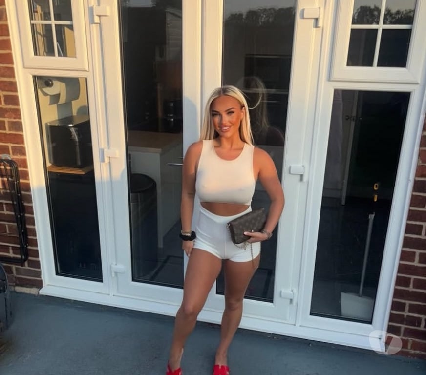 Escorts East London Havering - Photos for New girl Emily in your town 🇬🇧 😘