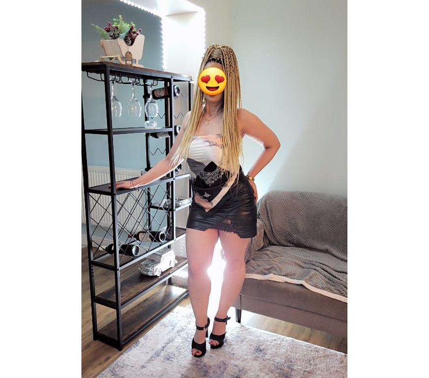 Escorts Leicestershire Blaby - Photos for Mira party girl 💕 💗 ✨️
