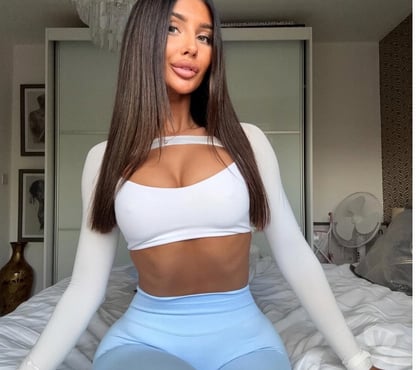 Escorts and Massages Laindon Basildon - Photos for Gorgeous Lissa🎀Best Tits🍒Amazing Peachy Bum🍑party