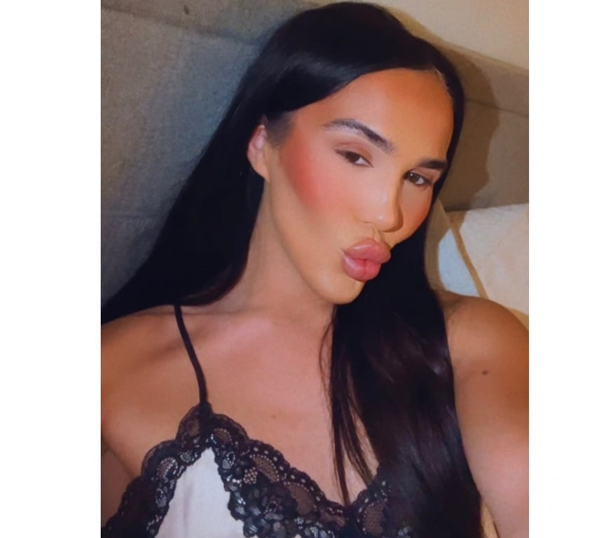 Trans Escorts West London Shepherds Bush Station - West London - Photos for British Scouse trans girl Elle x