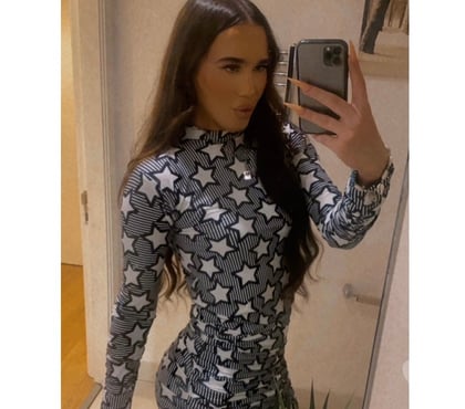 Trans Shepherds Bush Station West London - Photos for British Scouse trans girl Elle x