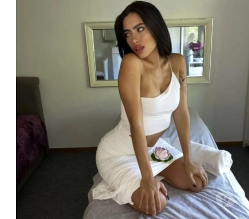 Escorts South East London Catford - South East London - Photos for Brunette with beautiful curves! I am a calm and cheerfu