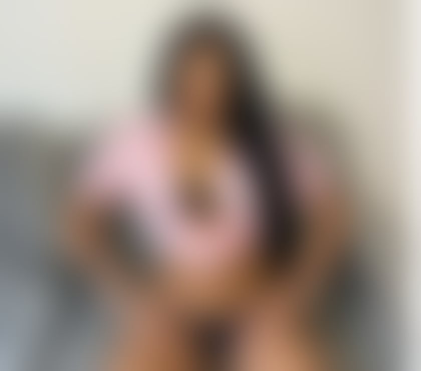 Escort Canary Wharf East London - Photos for LUISA PARTY 💜✨️ COLOMBIAN- REAL PICS 💜