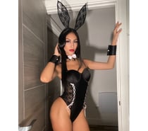 Bella Brazilian Top Hot
