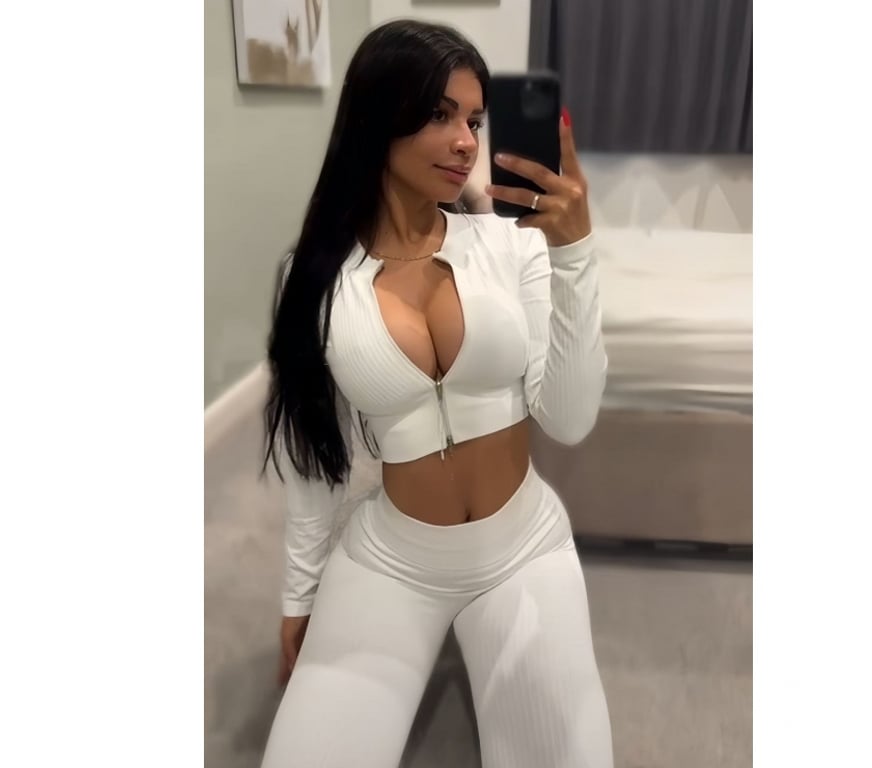 Escorts West Yorkshire Leeds - Photos for Larissa hot brasileira