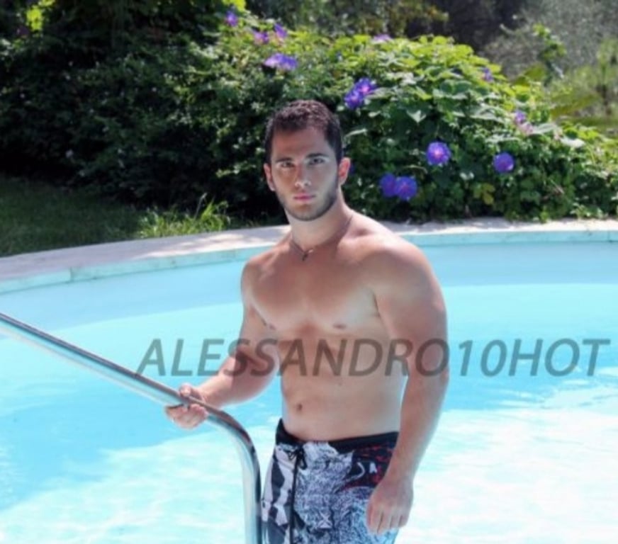 Gay massage West Midlands Birmingham - Photos for ALESSANDRO HOT ITALIAN