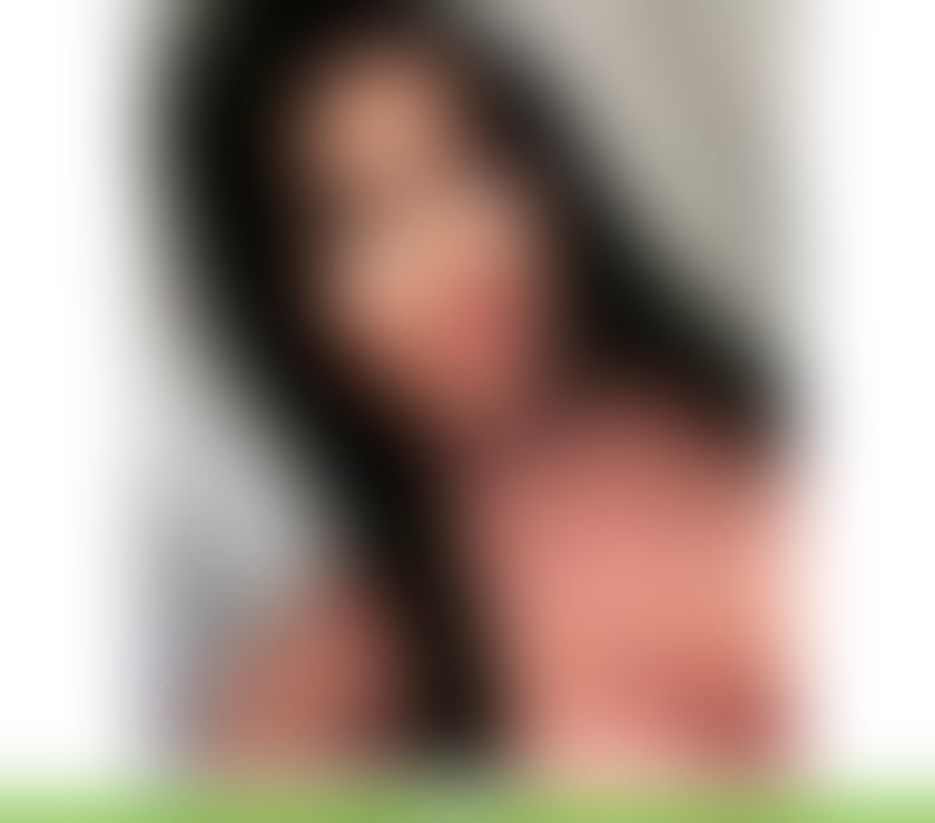 Hii I'm Aryana just outcall party girl