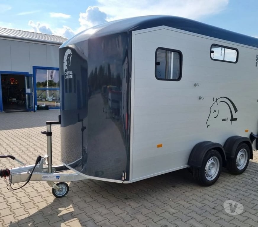 secondhand caravans Staffordshire South Staffordshire - Photos for Cheval Liberté Multimax van for two horses