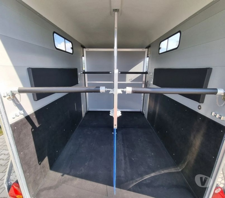 secondhand caravans Staffordshire South Staffordshire - Photos for Cheval Liberté Multimax van for two horses