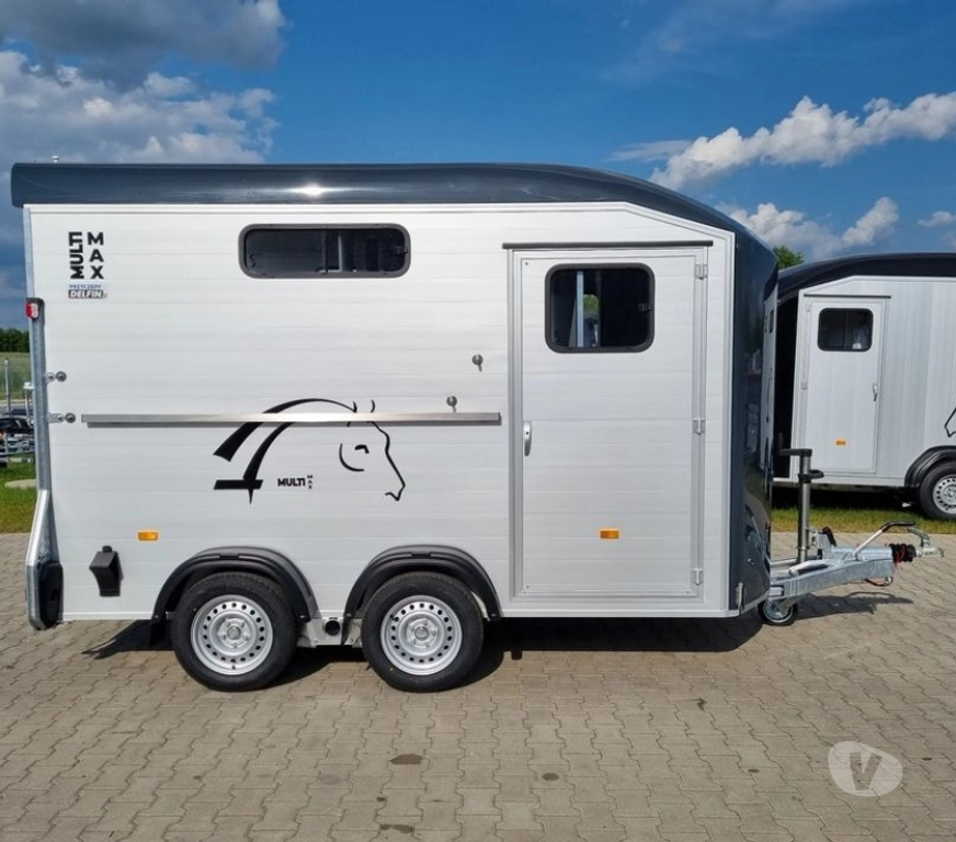 secondhand caravans Staffordshire South Staffordshire - Photos for Cheval Liberté Multimax van for two horses
