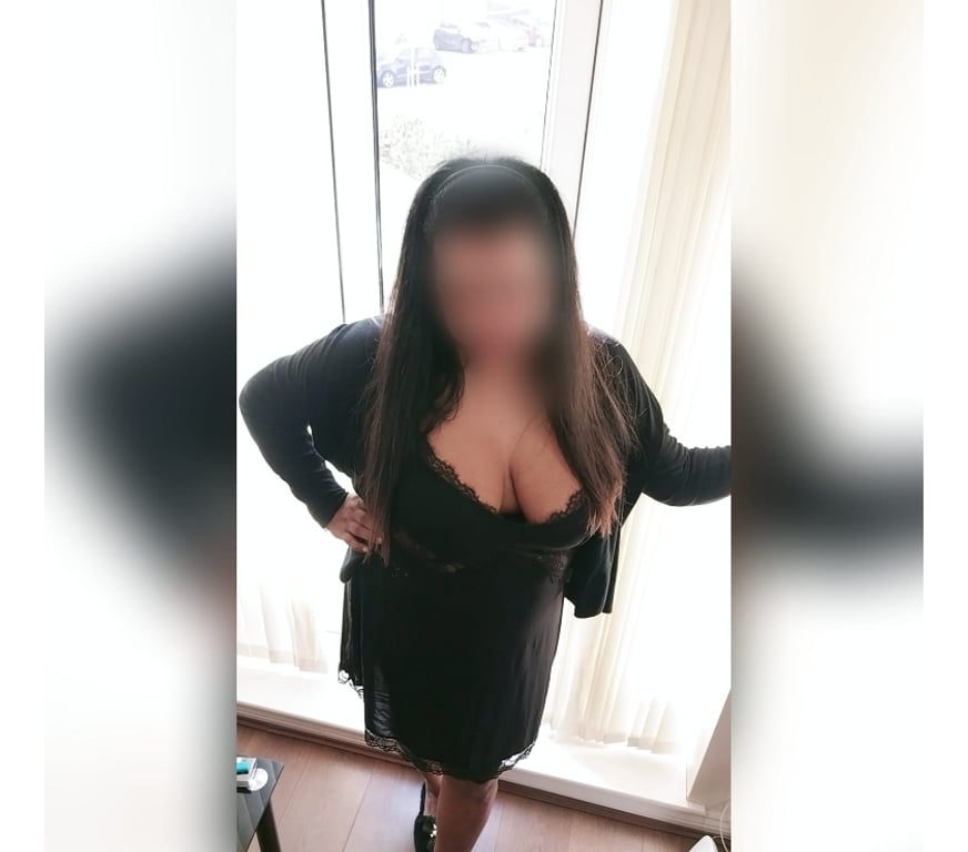 Escorts East London East India - East London - Photos for SUZEE SOUTH INDIAN TAMIL CHUBBY GIRL NEW IN TOWN