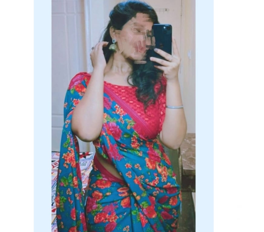 Escorts East London Canary Wharf - East London - Photos for INDIAN TAMIL GIRL RITA NEW IN TOWN