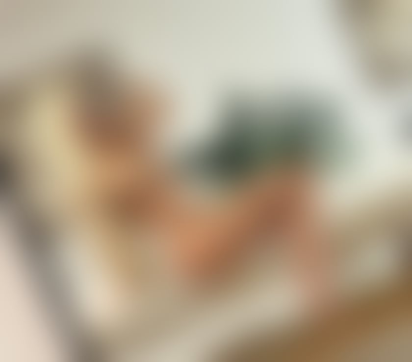 Escorts Surrey Elmbridge - Photos for Pietra Magic in your hands