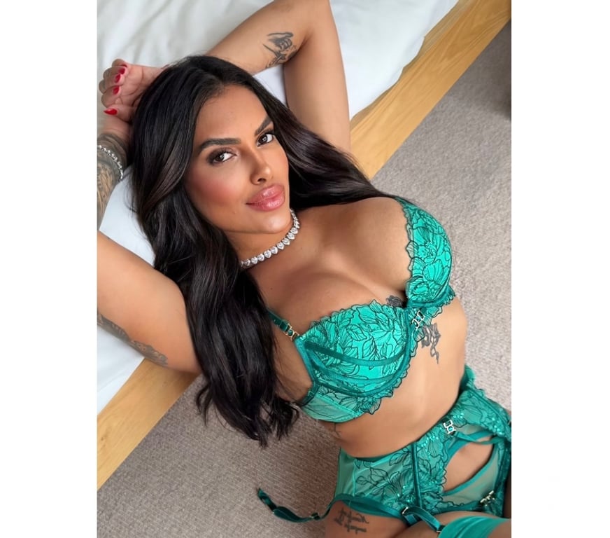 Escorts West Midlands Coventry - Photos for Lary 🍑 🇧🇷 Hot Brazilian Brunette 🔞