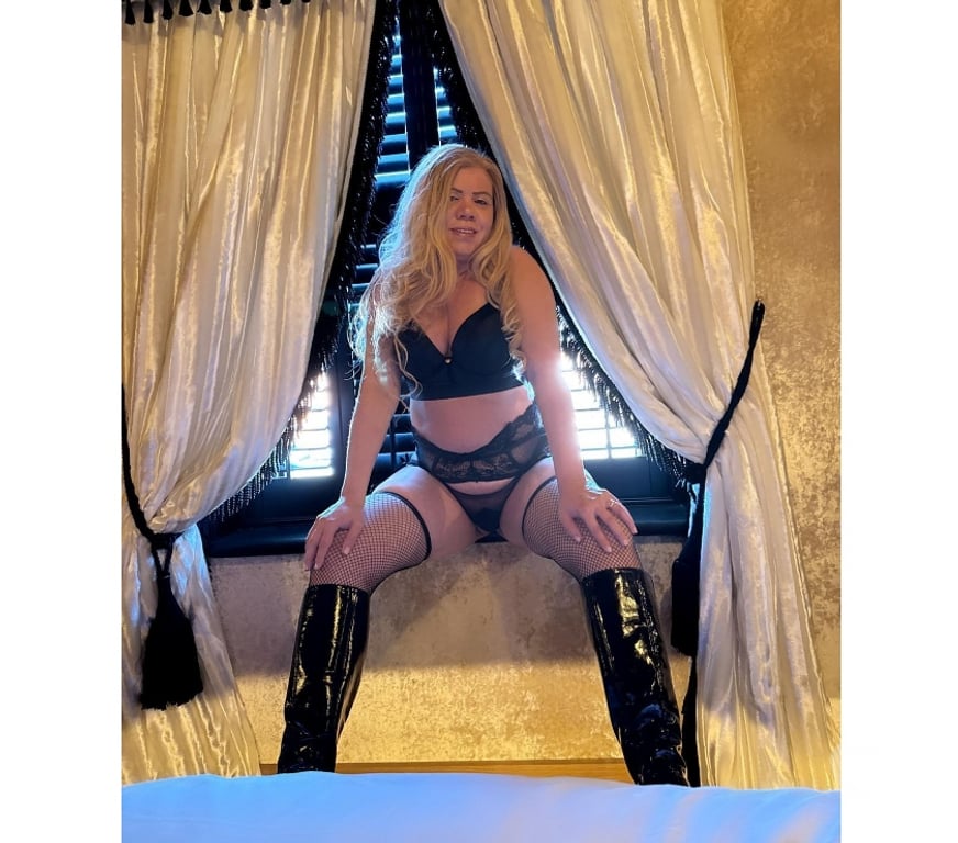 Escorts Somerset Burnham-on-Sea - Somerset - Photos for 🎉🫦🍾🥂SHAKIRA PARTY🥂🍾🫦♥️