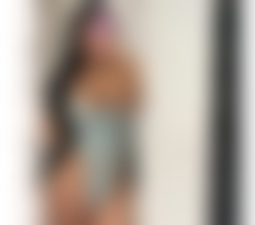 Escorts East London London City Airport - DLR Station - East London - Photos for PETITE LATINA 🩷B U S T Y👈STUNNING BODY