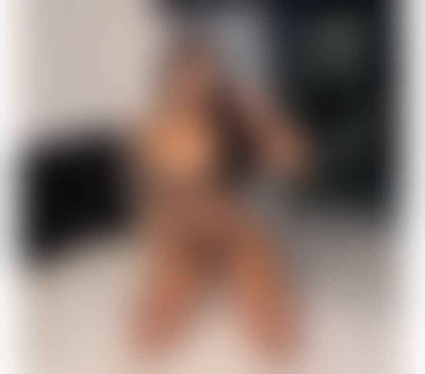 Escorts South East London Eltham - South East London - Photos for 🔝 NEW IN TOWN🥂EMILY PARTY GIRL