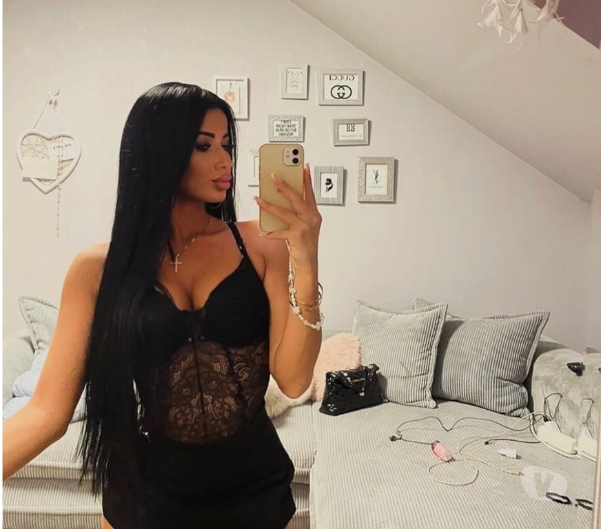 Escorts Surrey Spelthorne - Photos for 💕Amy⭐️Colombian Escort available for Outcall