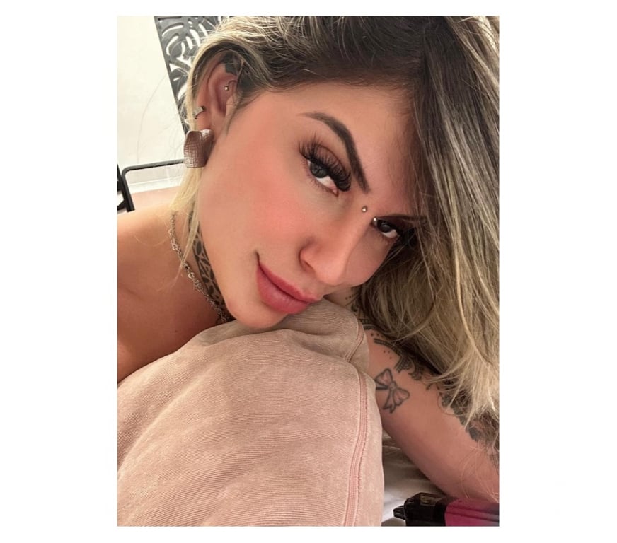 Escorts East Sussex Eastbourne - Photos for Sexy Brazillian SOFIA π₯π§π·π§π· First time in UK