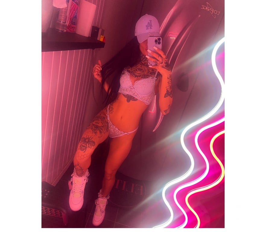 Escorts Merseyside Wirral - Photos for New Girl Awaits