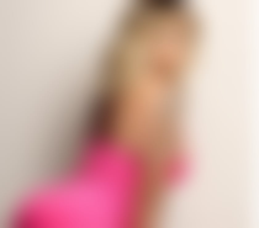 Escorts West London Hounslow - Photos for ALINE BLOND VERY HOT 💋❤️👠