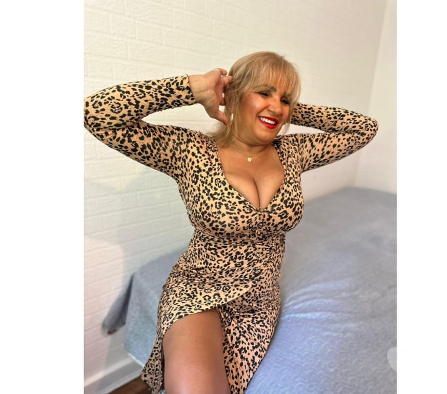 Escorts Bedfordshire Luton - Photos for Mary, a mature and naughty girl