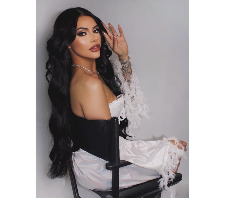 Escorts Kent Medway - Kent - Photos for Brazilian real girl GFE. Mirella
