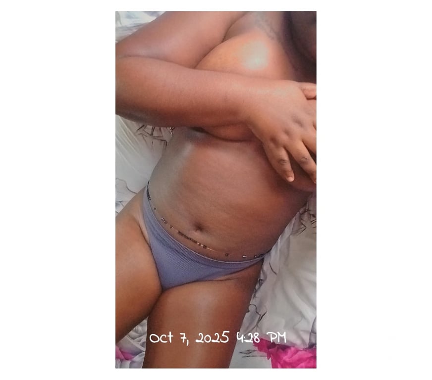 Escorts East London Walthamstow - East London - Photos for Petite sweet Caribbean chocolate 🍫 🥰 -100% real