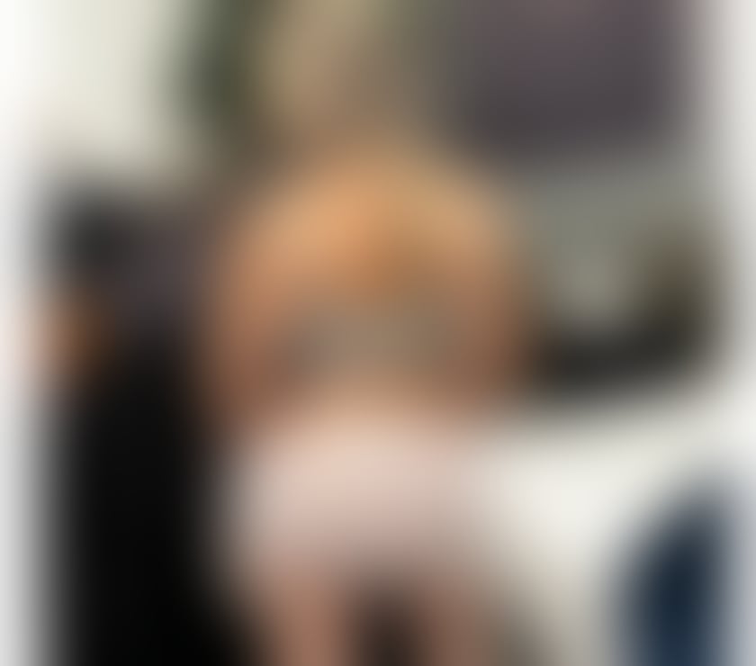 Escorts West Northamptonshire Cliftonville - West Northamptonshire - Photos for Vicky Bella Hot 🇧🇷🔥😈 And Strapom 🥂🎉🫦