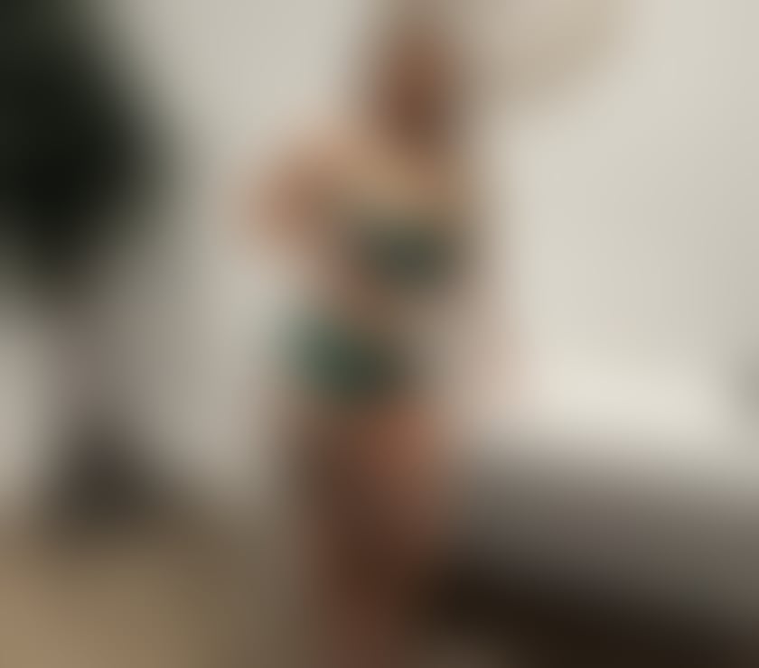 Escorts West Northamptonshire Cliftonville - West Northamptonshire - Photos for Vicky Bella Hot 🇧🇷🔥😈 And Strapom 🥂🎉🫦