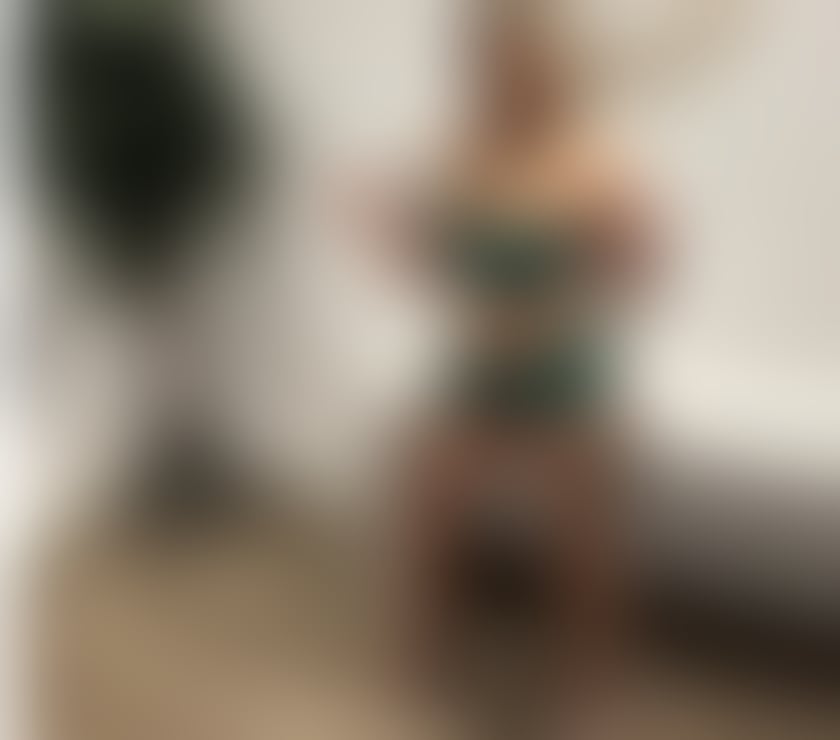 Escorts West Northamptonshire Cliftonville - West Northamptonshire - Photos for Vicky Bella Hot 🇧🇷🔥😈 And Strapom 🥂🎉🫦