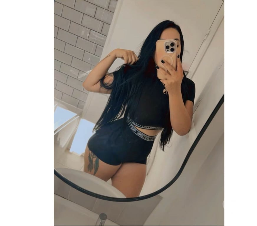 Escorts Hertfordshire Stevenage - Photos for 🇧🇷Bella Brazilian hot boobs 38FF party girl 👅💦