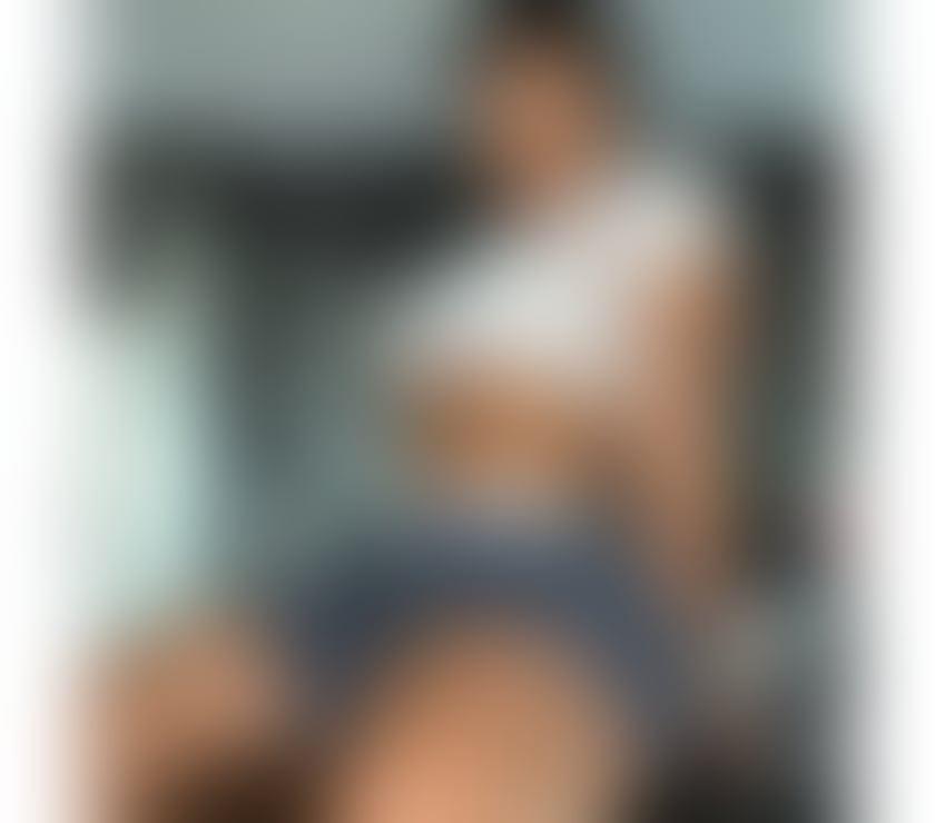 Escorts Farnham Royal Slough - Photos for Sweet Jully Party Girl ...😋