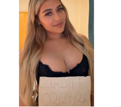 Photos for Beautiful bride! Visiting the city 100% real!