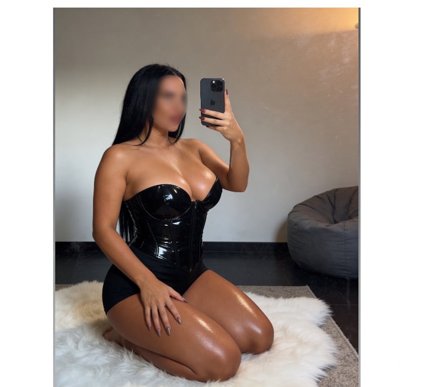 Escorts West Yorkshire Leeds - Photos for English Willow Grace
