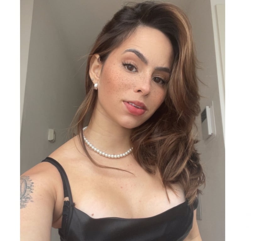 Escorts Buckinghamshire Milton Keynes - Photos for Safira Petit, first time in the town. ❤️