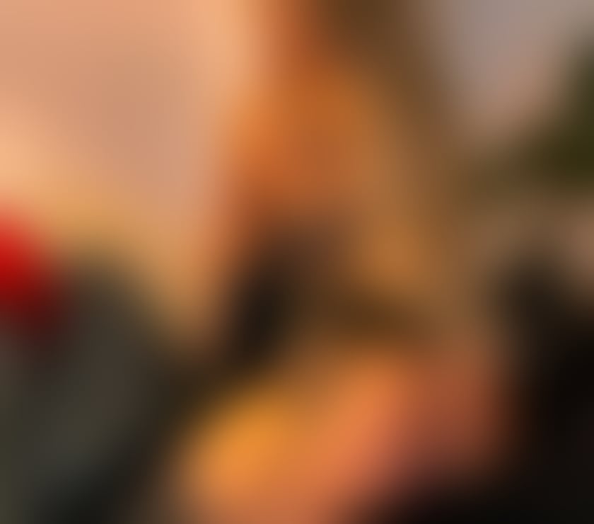 New in town sexy blonde Latino Vicky party 🥂