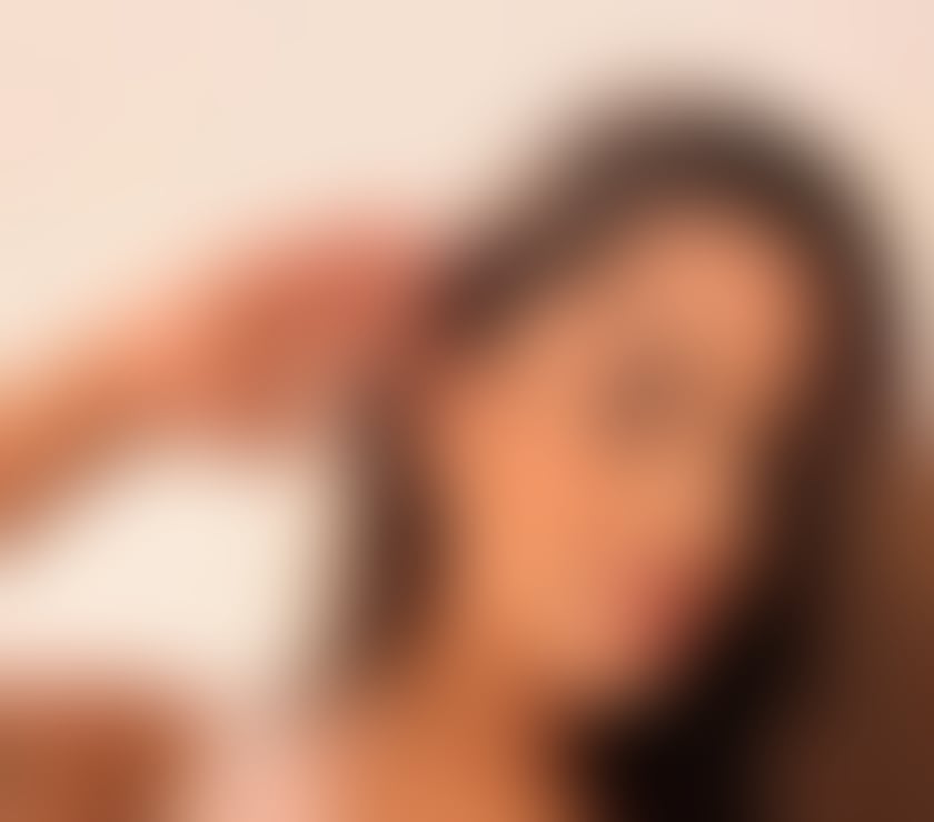 Larrisa 👠 POPULAR DEMAND 👠 CROYDON 👠 👠 CR0
