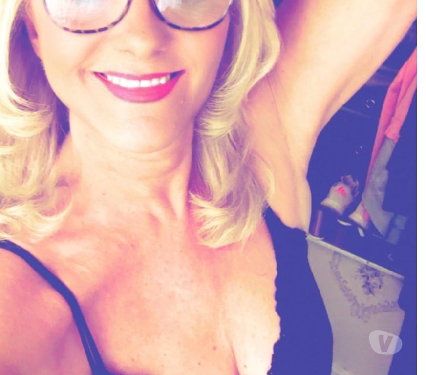 Escorts West Midlands Wolverhampton - Photos for Mature lady for discreet meetings love life