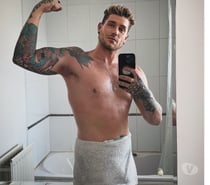 Sexy guy here for you