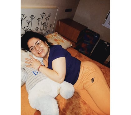 Escort Streatham South West London - Photos for ISABELLA, a slender, accommodating, and party-loving