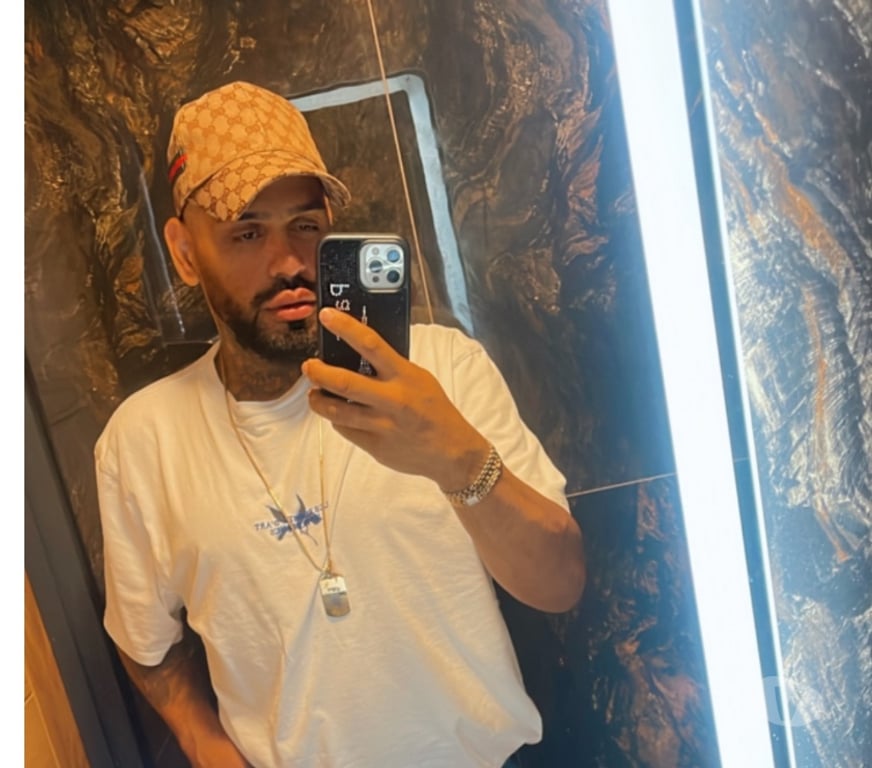  Gay massage West Northamptonshire Alderton - West Northamptonshire - Photos for Masage incall outcall any time call me baby