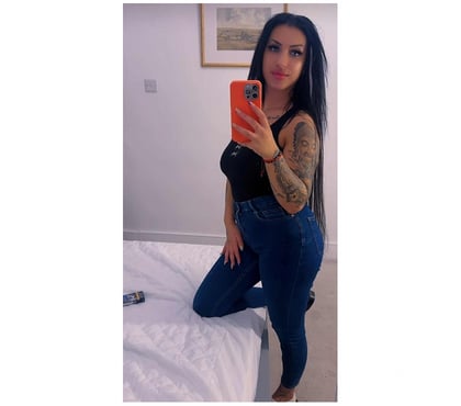 Escort Elephant & Castle Station South East London - Photos for Hi im Bella party New în Town for you💋❤️😘