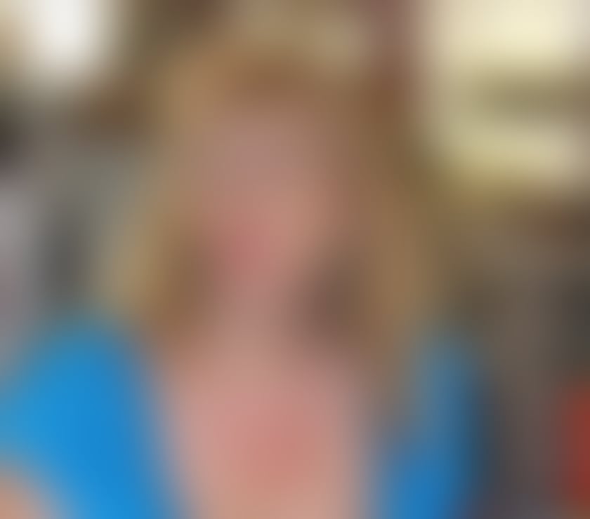 Trans Escorts West London Notting Hill - West London - Photos for Marilyn: Beautiful, Mature, Busty, sex-change woman